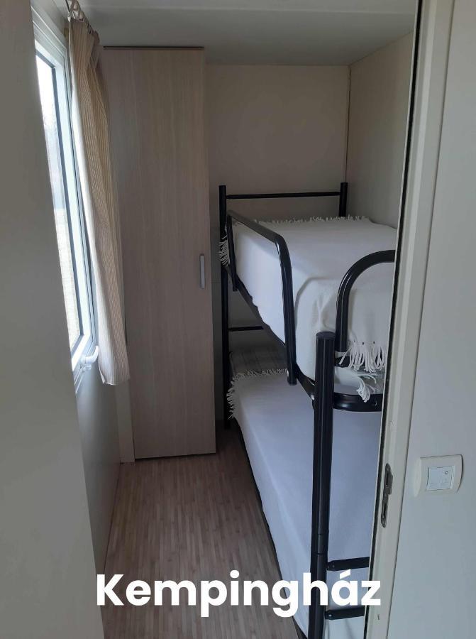 Ferienwohnung Szarszo Apartman Es Kempinghaz Balatonszarszo Exterior foto