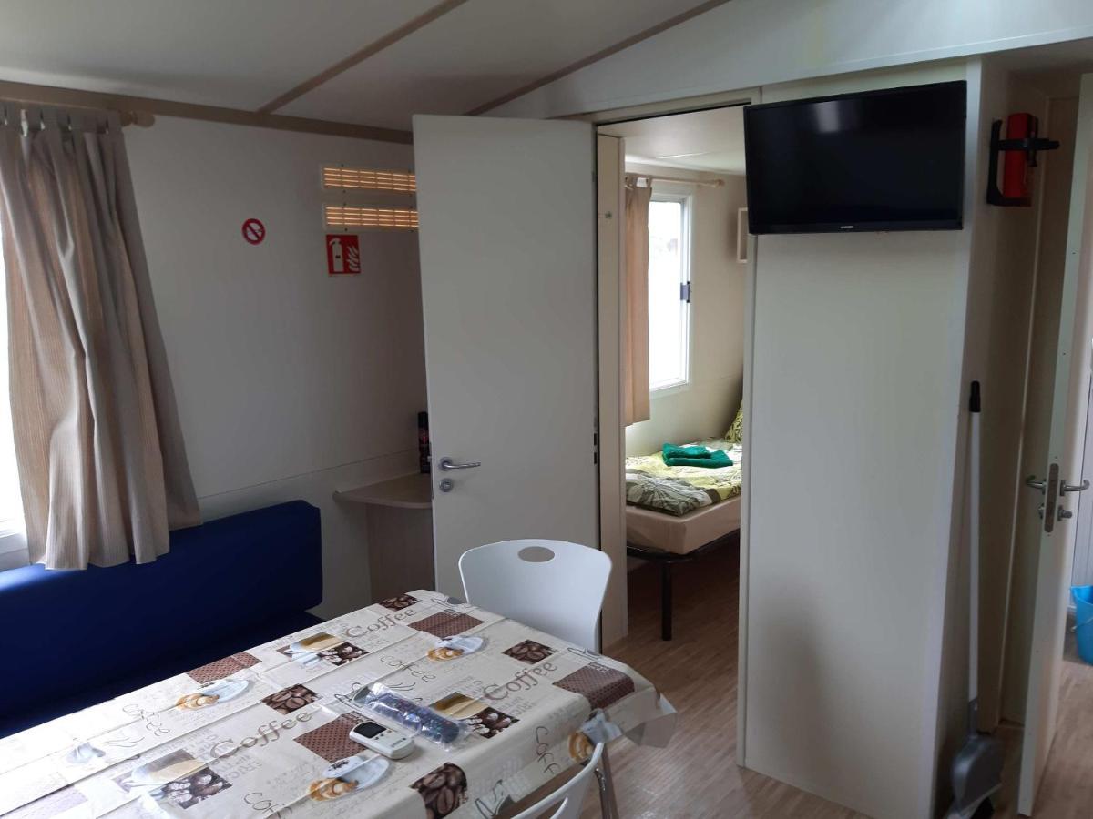 Ferienwohnung Szarszo Apartman Es Kempinghaz Balatonszarszo Exterior foto