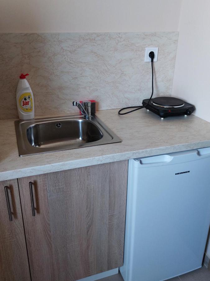 Ferienwohnung Szarszo Apartman Es Kempinghaz Balatonszarszo Exterior foto
